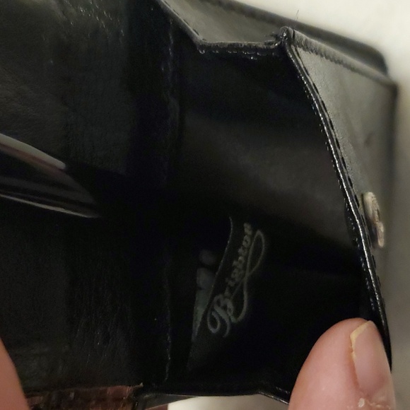 "Brighton"  Vintage Leather Wallet with Decorative silver Accent - Picture 3 of 8